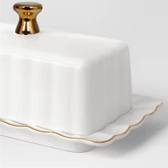 🌴Classy Threshold White and Gold Ribbed Stoneware Butter Dish - Picture 12 of 13